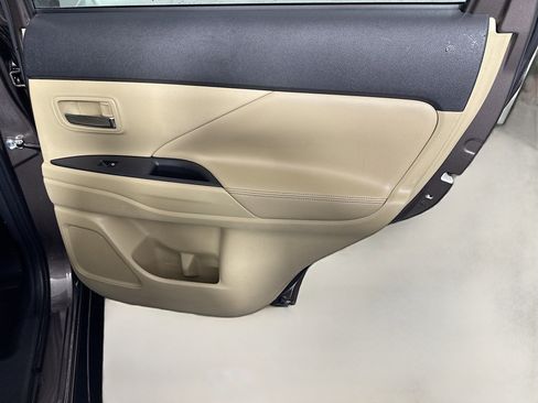 Used 2016 Mitsubishi Outlander GT image 27