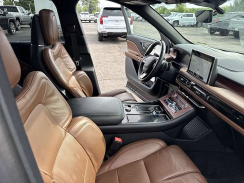 Used 2022 Lincoln Aviator Grand Touring w/ Equipment Group 301A AWD/4WD image 35