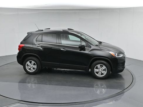 Used 2020 Chevrolet Trax LT w/ LT Convenience Package AWD/4WD image 56