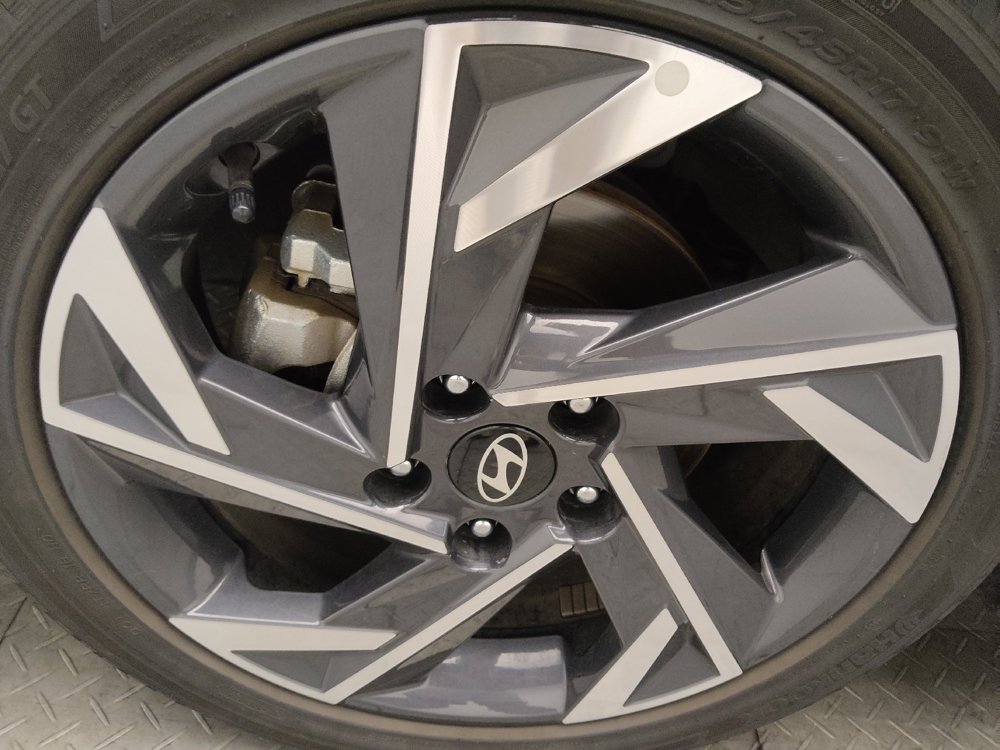 Used 2025 Hyundai Elantra SEL FWD image 31