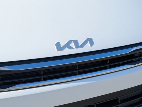 New 2025 Kia K4 EX image 11