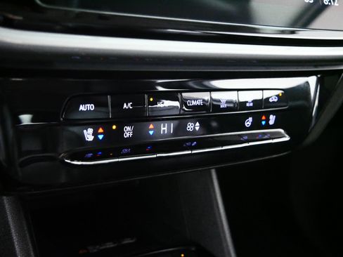 Used 2023 Chevrolet Bolt EUV Premier w/ Sun & Sound Package FWD image 23