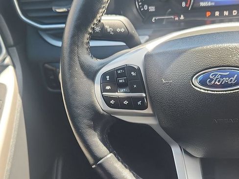 Used 2022 Ford Explorer XLT w/ Equipment Group 202A AWD/4WD image 16