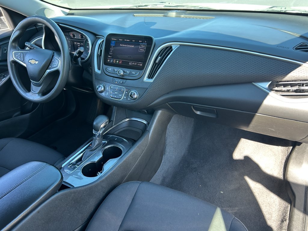 Used 2022 Chevrolet Malibu LT FWD image 32