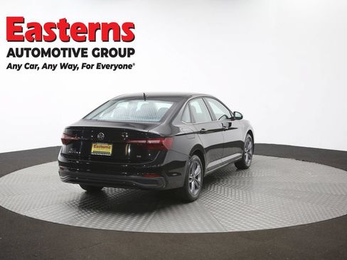 Used 2024 Volkswagen Jetta SE FWD image 38