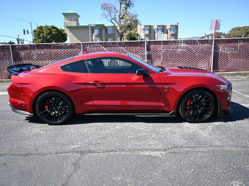 Used 2020 Ford Mustang Shelby GT500 w/ Technology Package RWD image 41