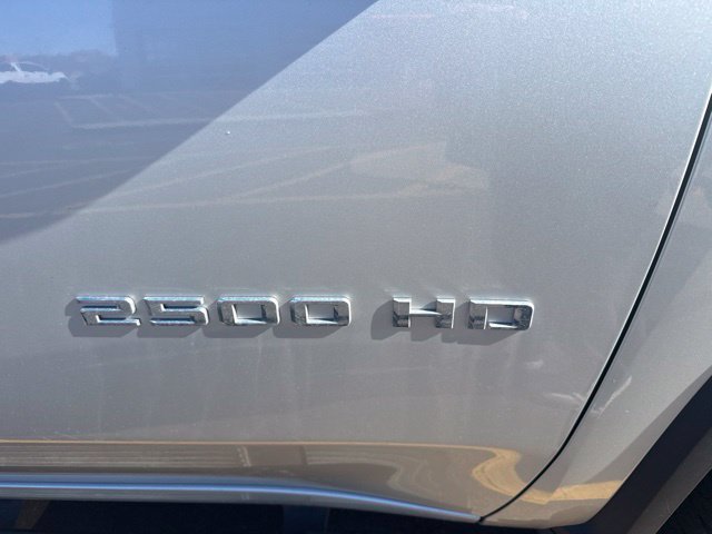 Used 2022 Chevrolet Silverado 2500 Custom w/ Custom Convenience Package AWD/4WD image 3