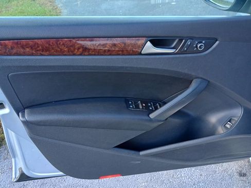 Used 2012 Volkswagen Passat 2.5 SEL image 11