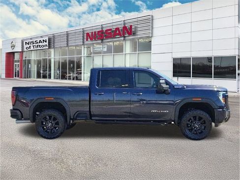 Used 2024 GMC Sierra 2500 AT4 w/ Technology Package image 8