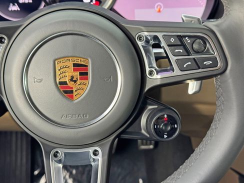 Used 2019 Porsche Cayenne Turbo image 24