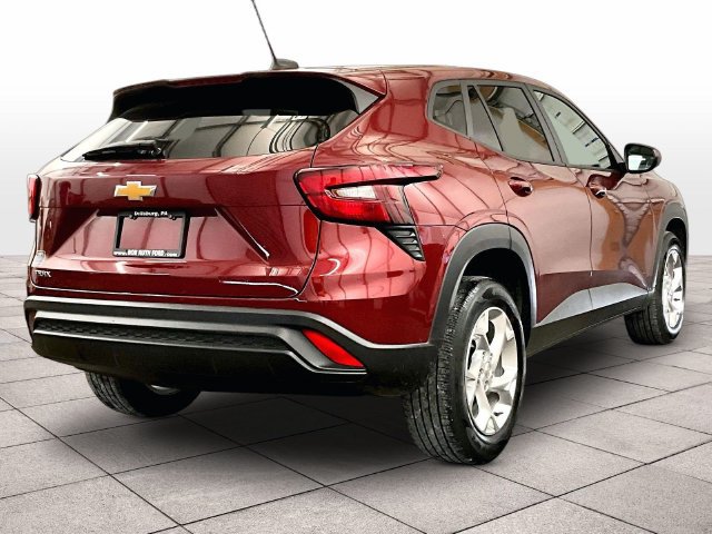 Used 2024 Chevrolet Trax LS w/ LS Convenience Package FWD image 11