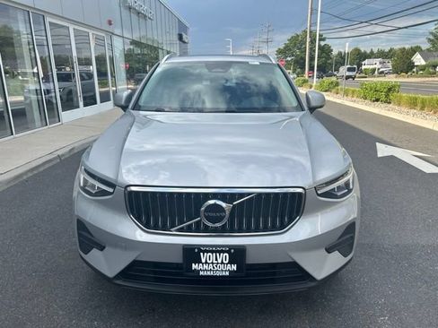 Used 2025 Volvo XC40 B5 Core AWD/4WD image 7