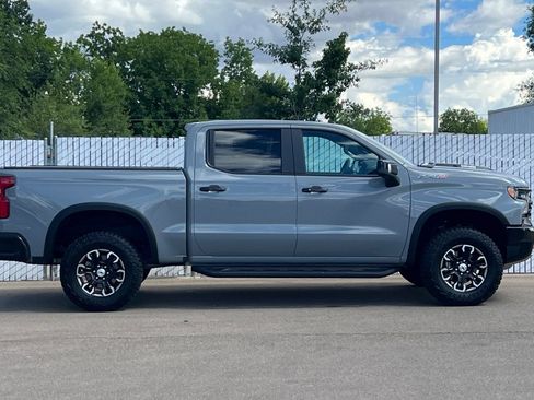 Used 2025 Chevrolet Silverado 1500 ZR2 w/ Technology Package AWD/4WD image 3