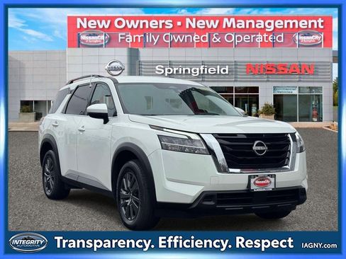 Used 2022 Nissan Pathfinder SV AWD/4WD image 1