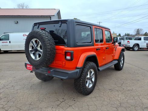 Used 2018 Jeep Wrangler Unlimited Sahara w/ Cold Weather Group AWD/4WD image 6