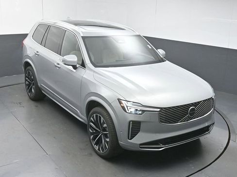 Used 2026 Volvo XC90 B6 Plus w/ Protection Package Premier image 43