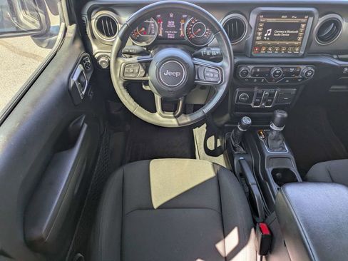 Used 2022 Jeep Wrangler Unlimited Sport AWD/4WD image 16