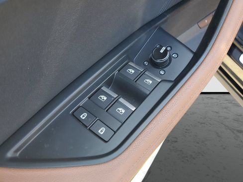 Used 2024 Audi Q8 e-tron Premium AWD/4WD image 21