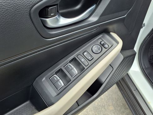 Used 2025 Honda Accord LX image 13