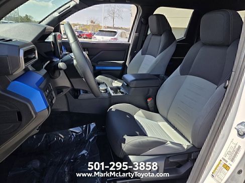 Used 2025 Toyota Tacoma TRD Off-Road AWD/4WD image 5