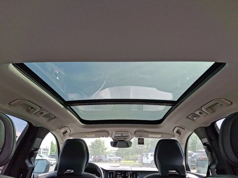 New 2025 Volvo XC60 T8 Ultra w/ Protection Package Premier image 10