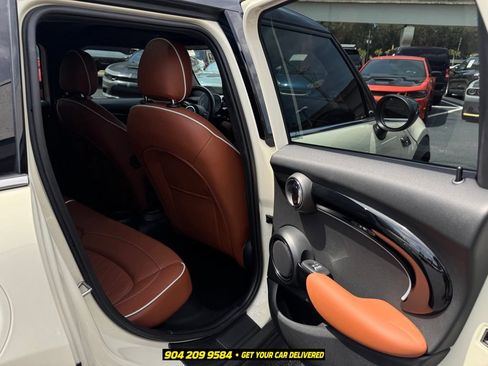 Used 2023 MINI Cooper S w/ Signature Upholstery Package FWD image 32