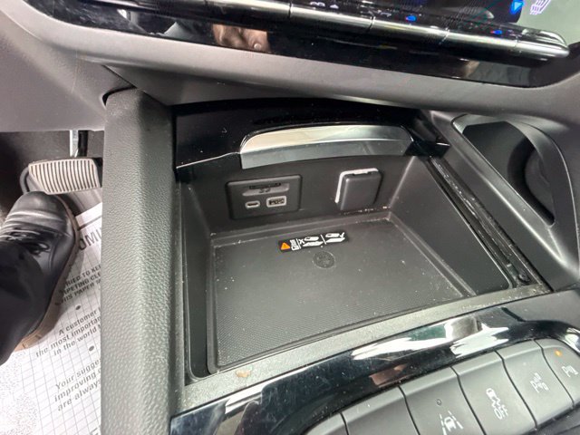 Certified 2022 Buick Envision Avenir w/ Technology Package II FWD image 23