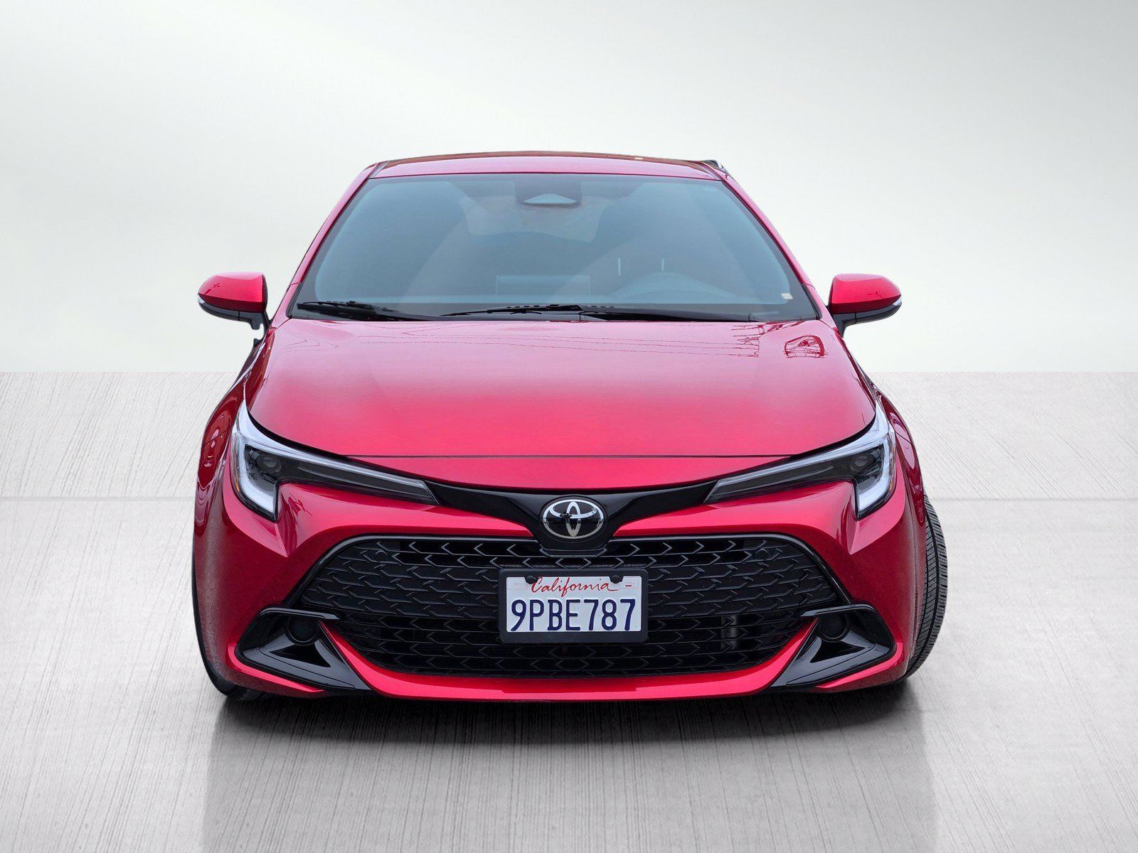 Used 2023 Toyota Corolla SE FWD image 2