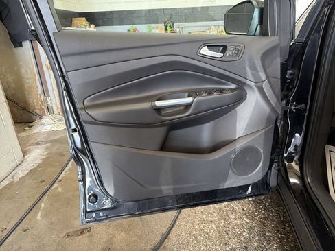 Used 2019 Ford Escape Titanium AWD/4WD image 13