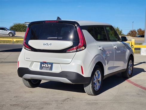 New 2025 Kia Soul LX image 4