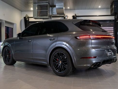Used 2025 Porsche Cayenne GTS image 3