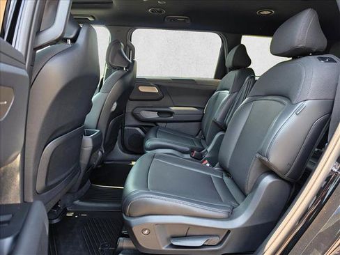 Used 2027 Kia Telluride S w/ Towing Package AWD/4WD image 19