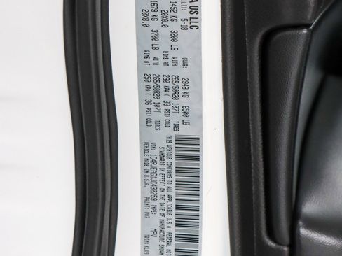 Used 2018 Jeep Grand Cherokee Altitude image 32