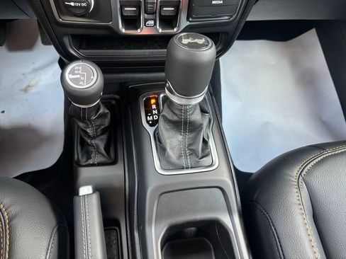 New 2026 Jeep Wrangler Sahara AWD/4WD image 19