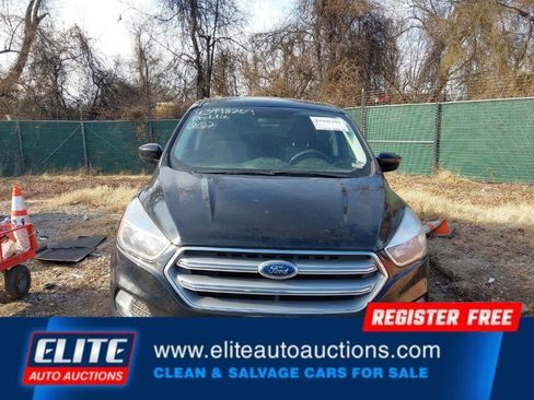 Used 2017 Ford Escape SE image 12