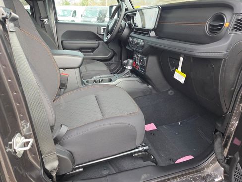 New 2026 Jeep Gladiator Mojave AWD/4WD image 7