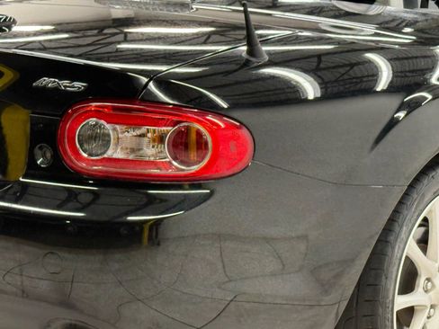 Used 2012 MAZDA MX-5 Miata Grand Touring w/ Premium Pkg RWD image 10
