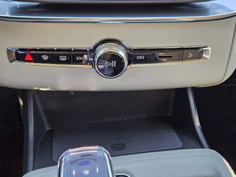 New 2026 Volvo XC90 B6 Ultra w/ Protection Package Premier image 22