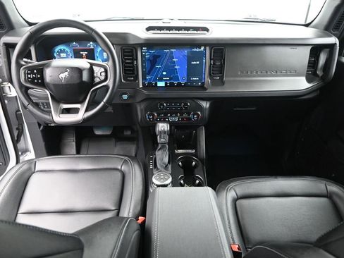 Used 2025 Ford Bronco Badlands image 20