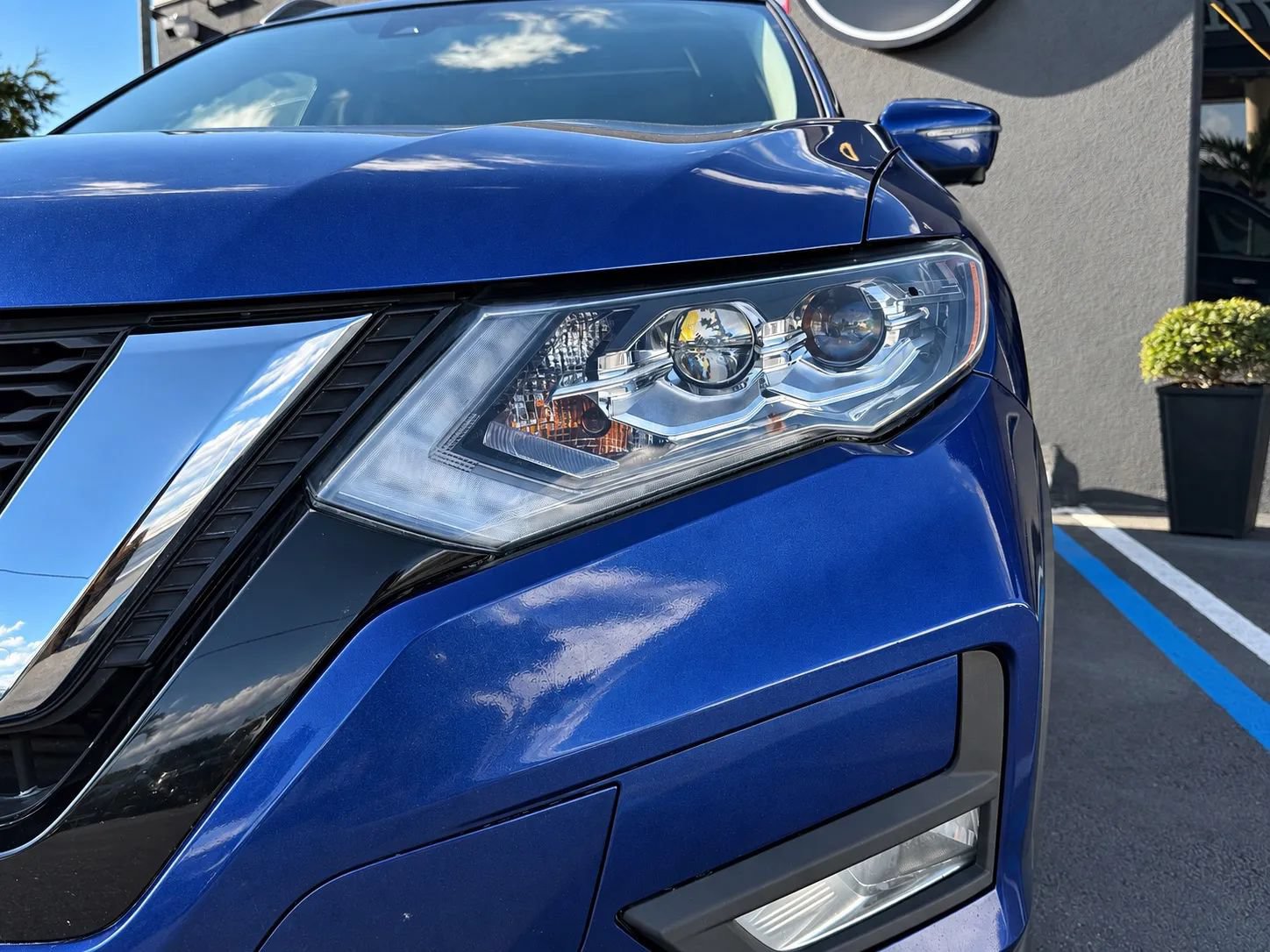 Used 2019 Nissan Rogue SL w/ Premium Package AWD/4WD image 4