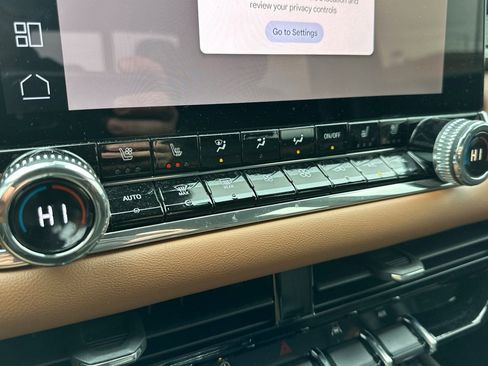 Used 2024 GMC Canyon AT4 w/ LPO, Off Road Lift Package image 27