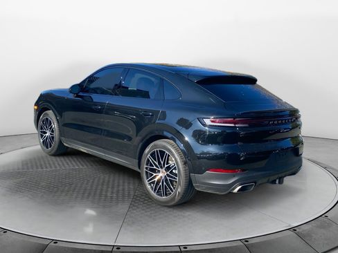Used 2025 Porsche Cayenne Coupe image 5