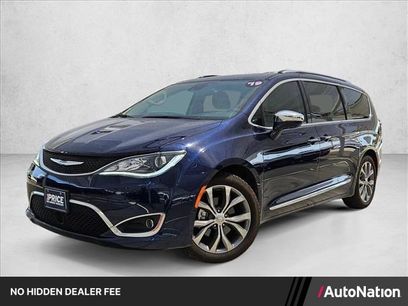 Used 2019 Chrysler Pacifica Limited w/ Tire & Wheel Group