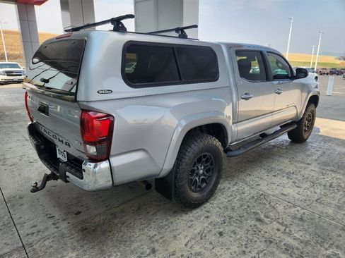 Used 2019 Toyota Tacoma SR5 AWD/4WD image 10