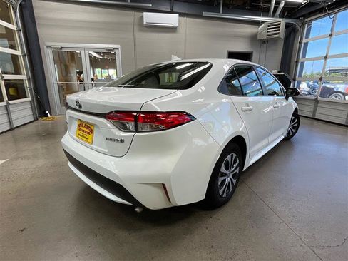 Used 2021 Toyota Corolla LE FWD image 5