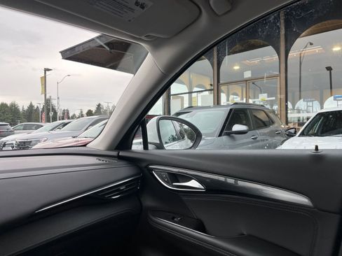 Used 2024 Buick Envision Preferred image 36