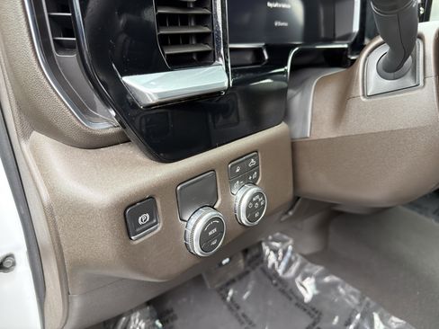 Used 2026 GMC Sierra 1500 SLT RWD image 32