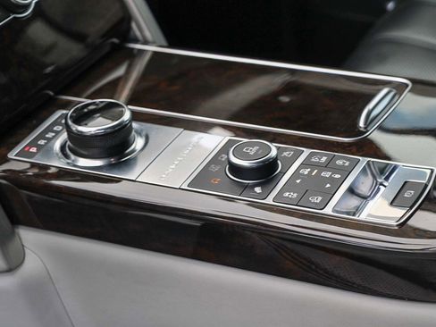 Used 2017 Land Rover Range Rover Long Wheelbase Autobiography image 23