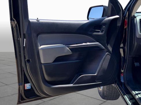 Used 2018 Chevrolet Colorado W/T w/ WT Convenience Package RWD image 19