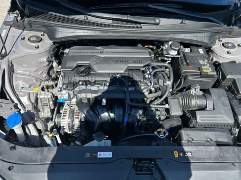 Used 2025 Hyundai Elantra SEL image 27